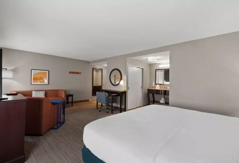 هتل Hampton Inn & Suites Fort Belvoir Alexandria South