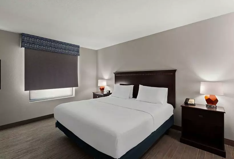 هتل Hampton Inn & Suites Fort Belvoir Alexandria South