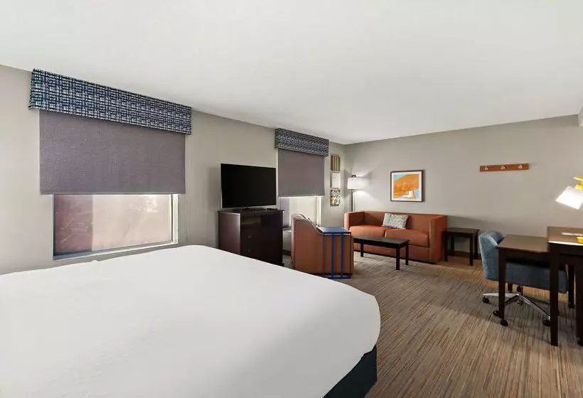 هتل Hampton Inn & Suites Fort Belvoir Alexandria South