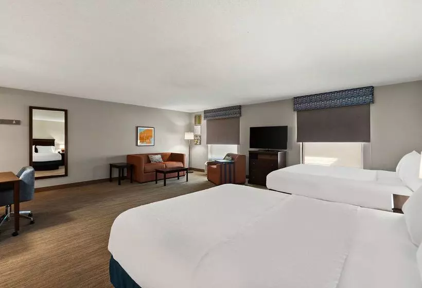 هتل Hampton Inn & Suites Fort Belvoir Alexandria South