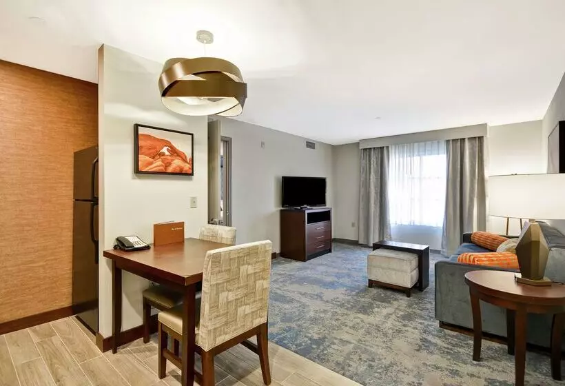 Otel Homewood Suites By Hilton Palm Desert