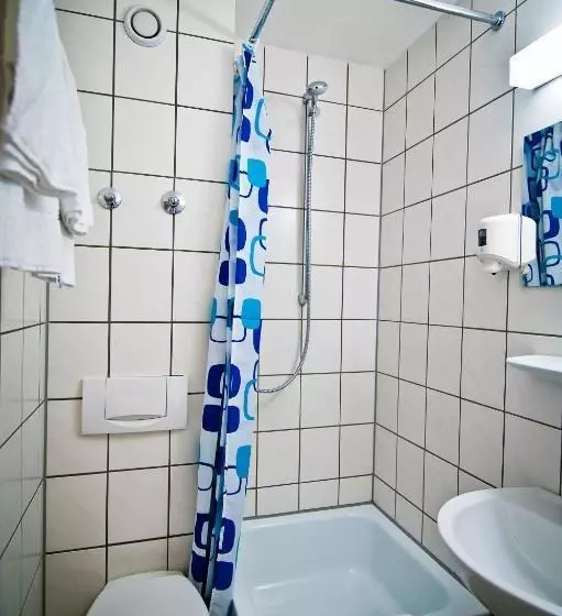 فندق Haus International Hostel