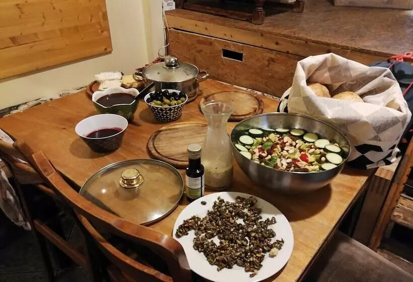 هتل Hostel Lollis Homestay Dresden