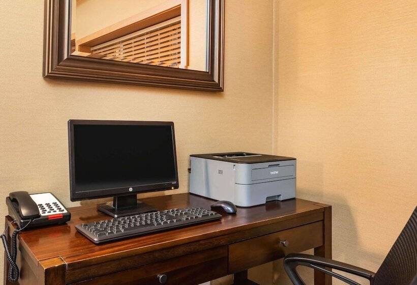 فندق La Quinta By Wyndham Portland Airport