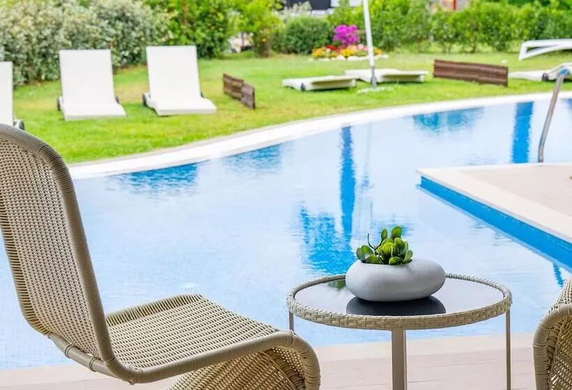 בית מלון כפרי Almyros Beach