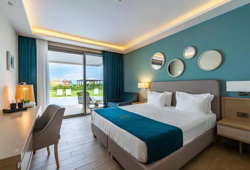 בית מלון כפרי Almyros Beach