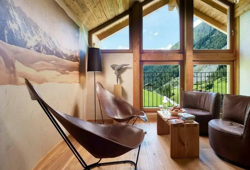 Отель Berghof Crystal Spa & Sports