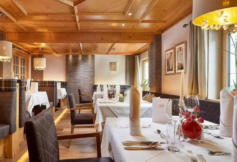 Отель Berghof Crystal Spa & Sports