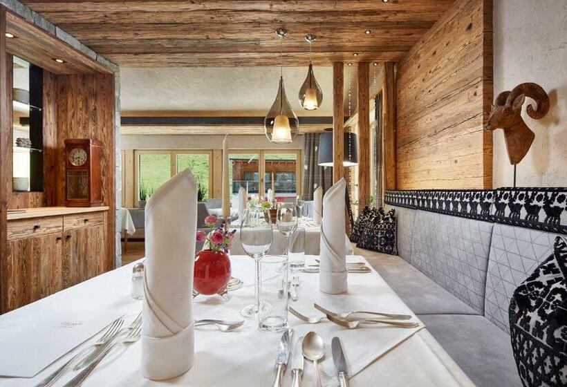 Отель Berghof Crystal Spa & Sports