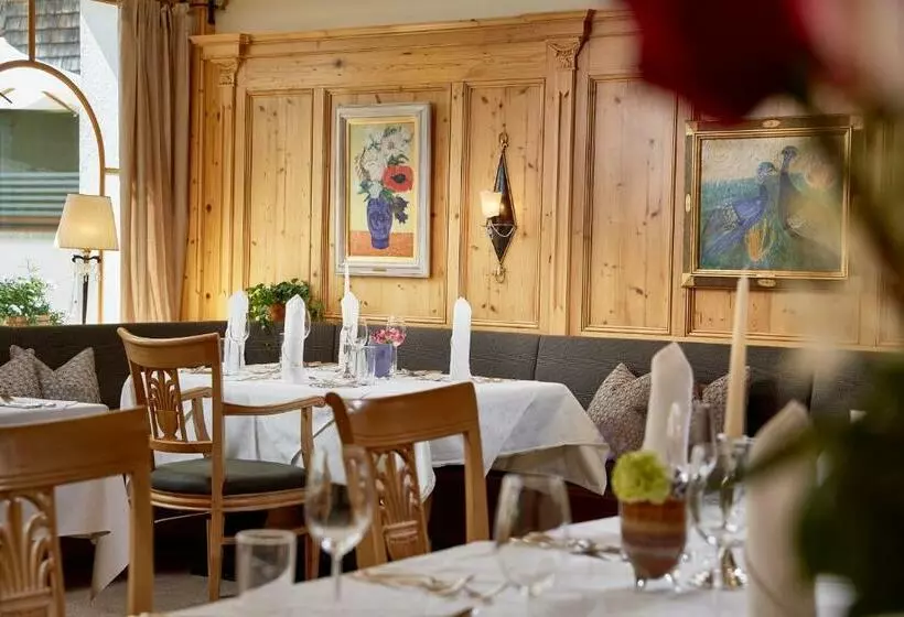 Отель Berghof Crystal Spa & Sports