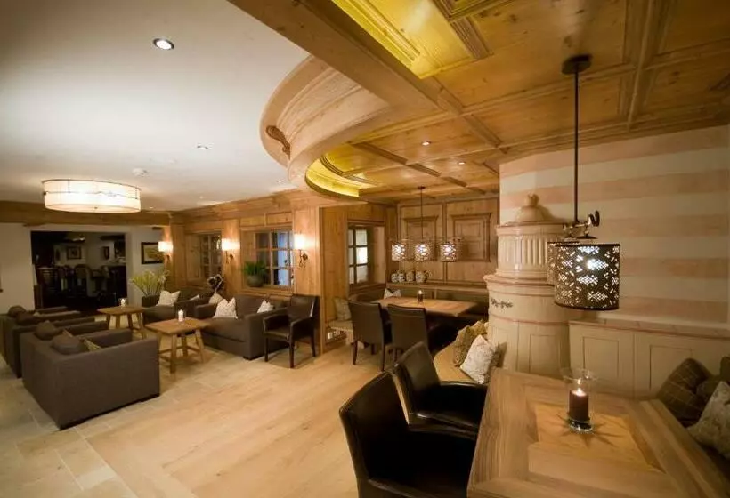 Отель Berghof Crystal Spa & Sports