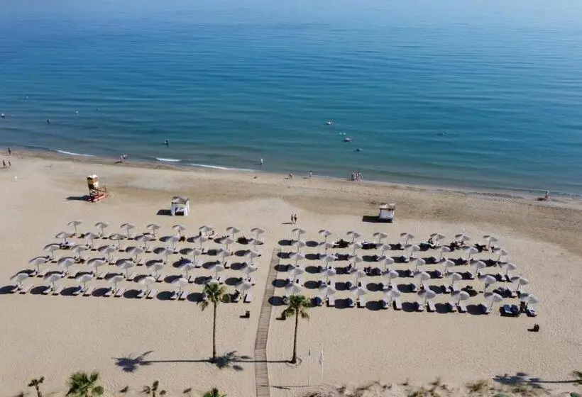 ホテル Delfina Tropic Beach