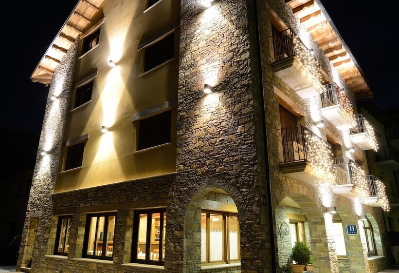 Отель Los Nogales