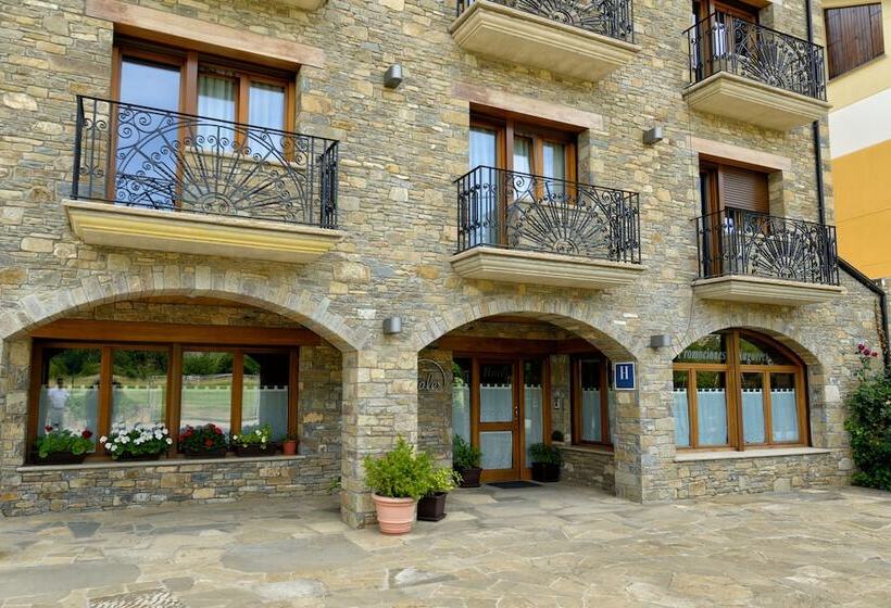 Отель Los Nogales