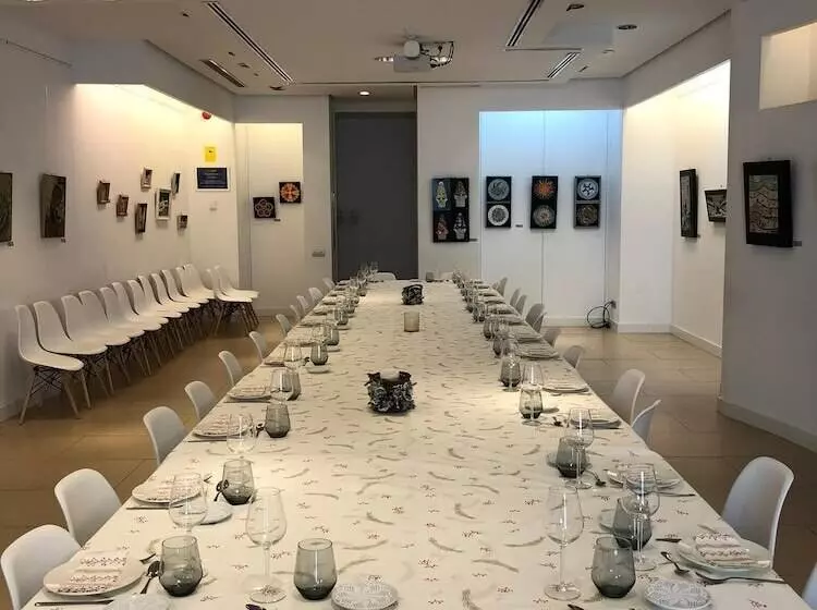 Отель Madanis Liceo