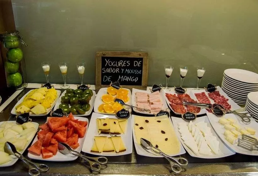 Отель Madanis Liceo