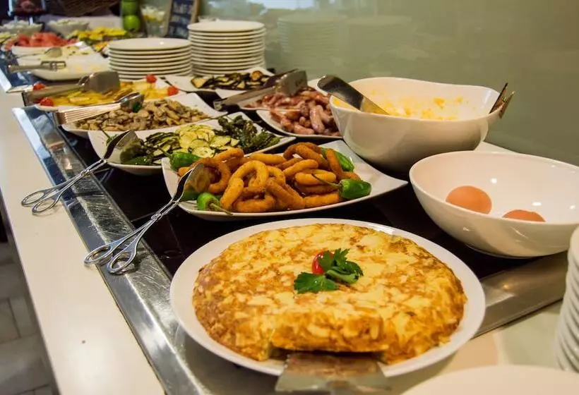 Отель Madanis Liceo