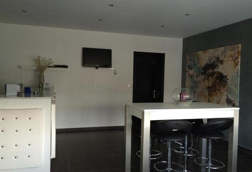 ホテル Shelter Rooms