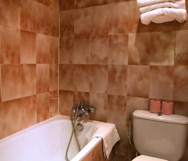 Nouvel Hotel Paris 18