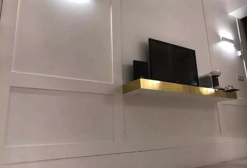 Madrid Central Gran Via Suites