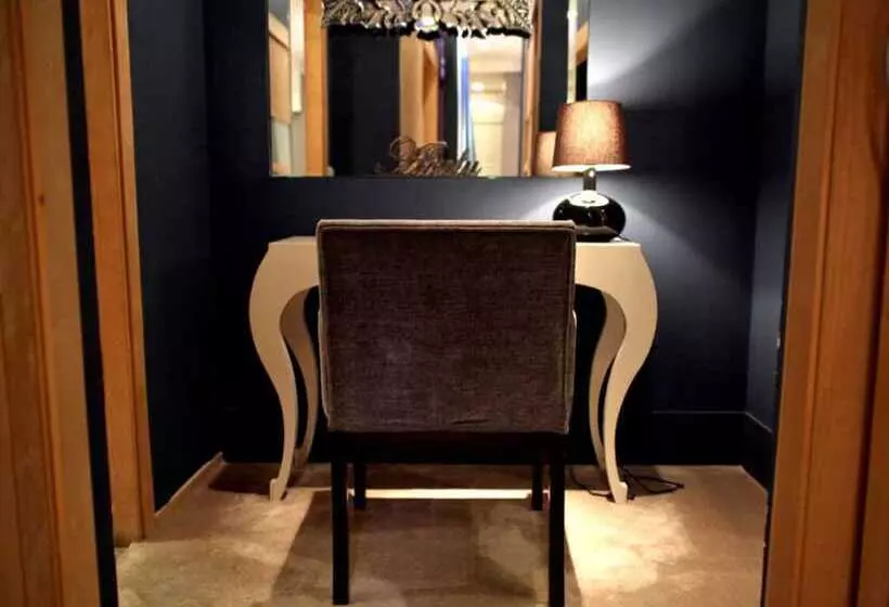 Madrid Central Gran Via Suites