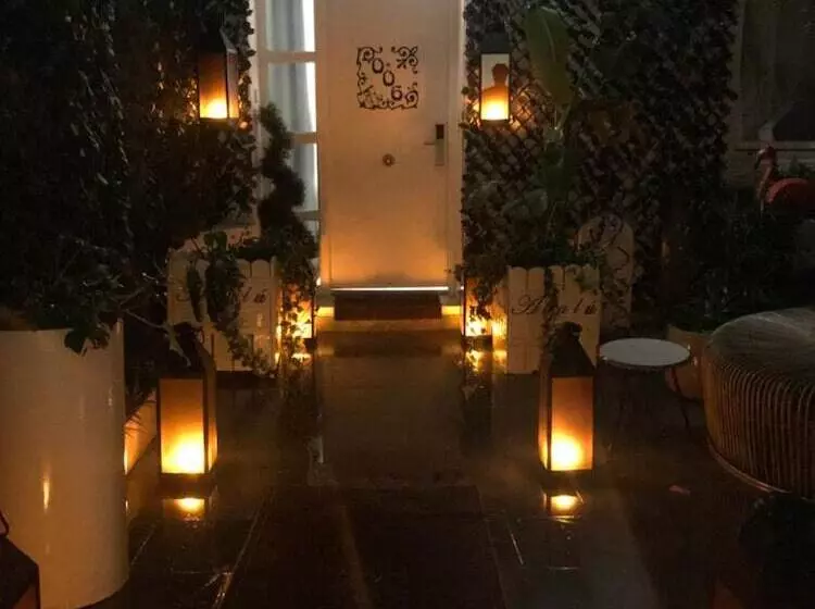 Madrid Central Gran Via Suites