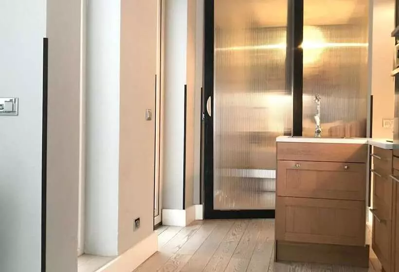 Madrid Central Gran Via Suites