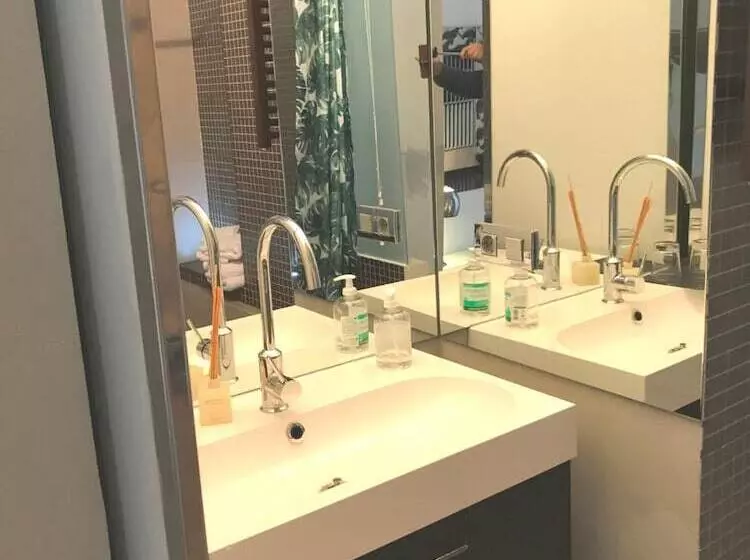 Madrid Central Gran Via Suites