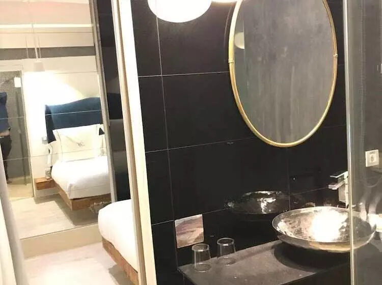 Madrid Central Gran Via Suites