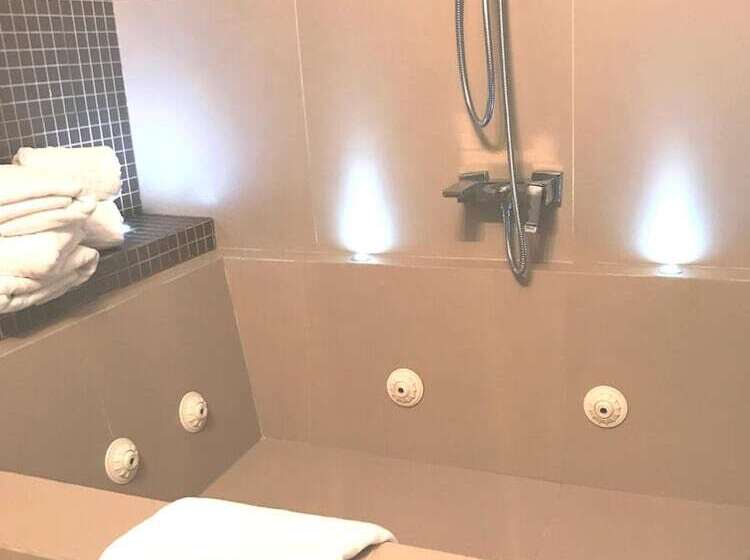 Madrid Central Gran Via Suites