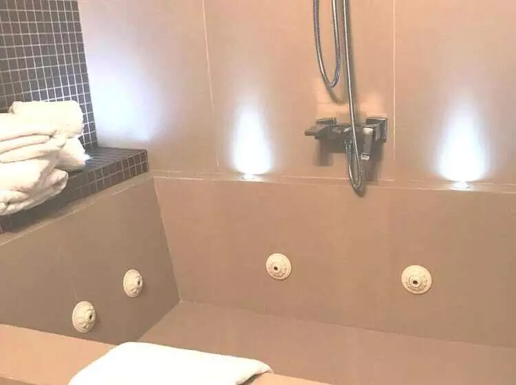 Madrid Central Gran Via Suites