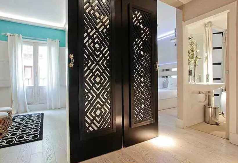 Madrid Central Gran Via Suites