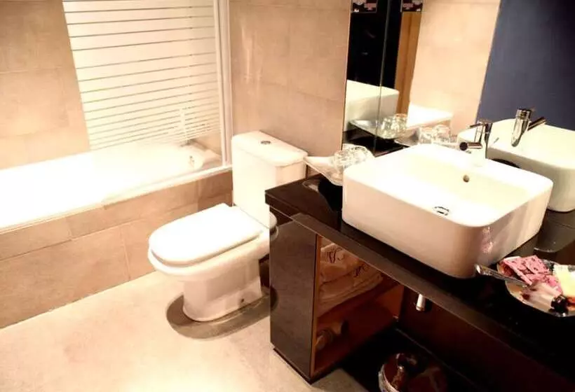 Madrid Central Gran Via Suites