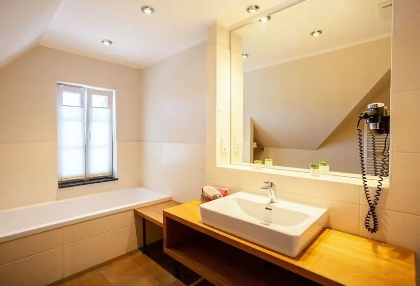 Hotelli Altora Eisenbahn Themen