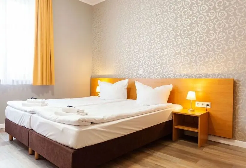 Hotelli Altora Eisenbahn Themen