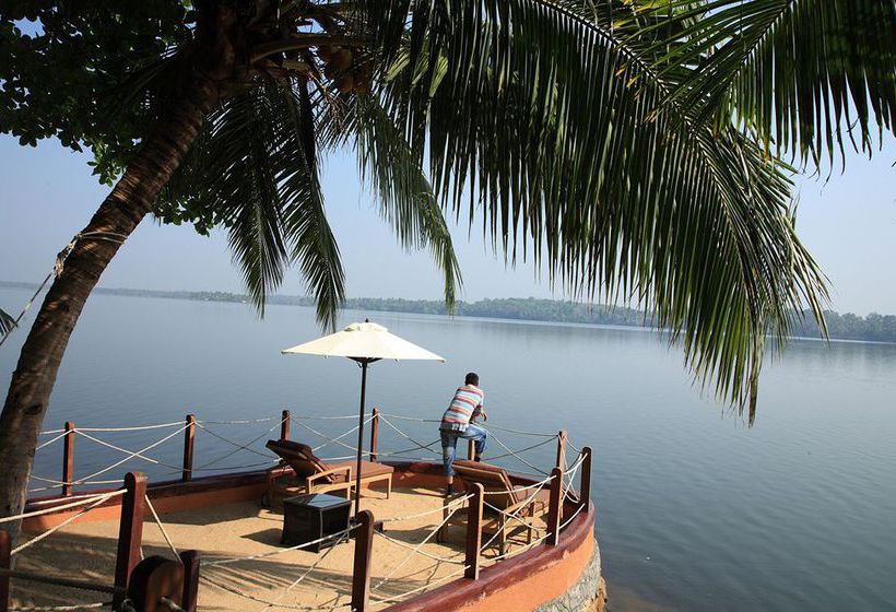 בית מלון כפרי Cambay Palm Lagoon Kollam