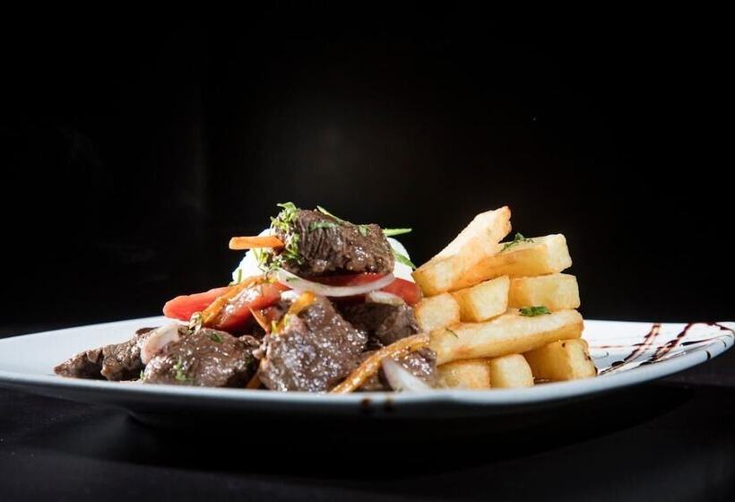 Отель Ferre Miraflores