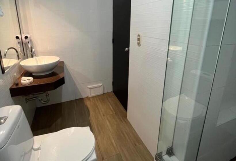 Отель Ferre Miraflores