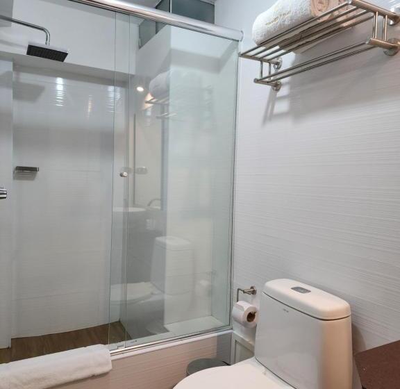 Отель Ferre Miraflores