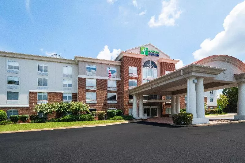 Отель Holiday Inn Express And Suites Atlanta Johns Creek, An Ihg