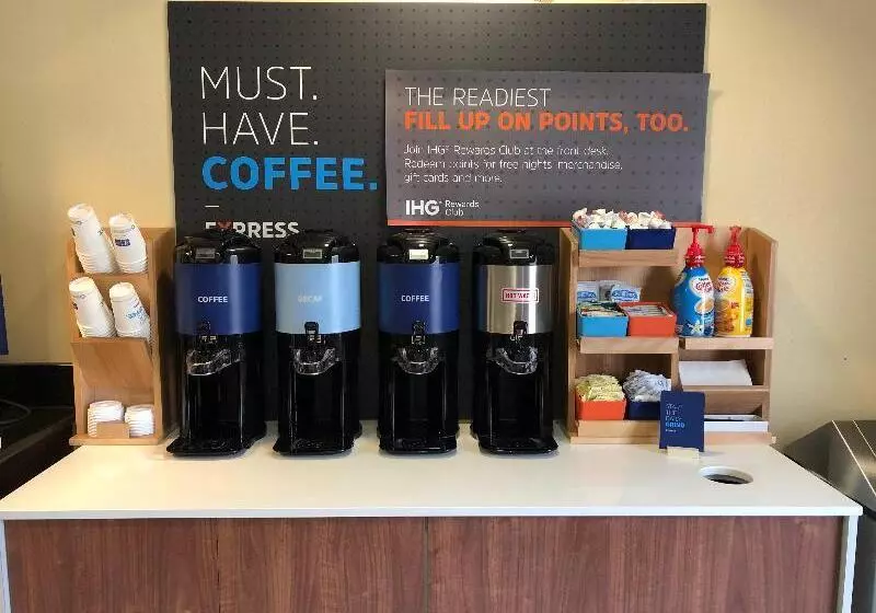 Отель Holiday Inn Express And Suites Atlanta Johns Creek, An Ihg