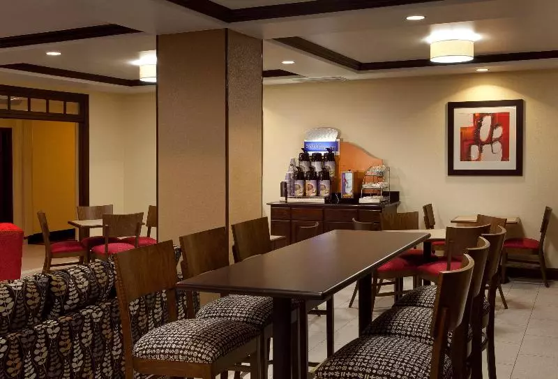 Отель Holiday Inn Express And Suites Atlanta Johns Creek, An Ihg