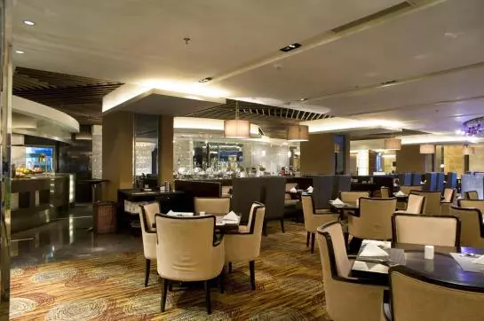 호텔 Howard Johnson Plaza Waigaoqiao Shanghai