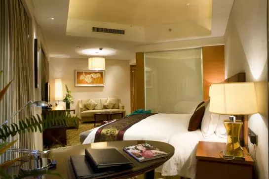 호텔 Howard Johnson Plaza Waigaoqiao Shanghai