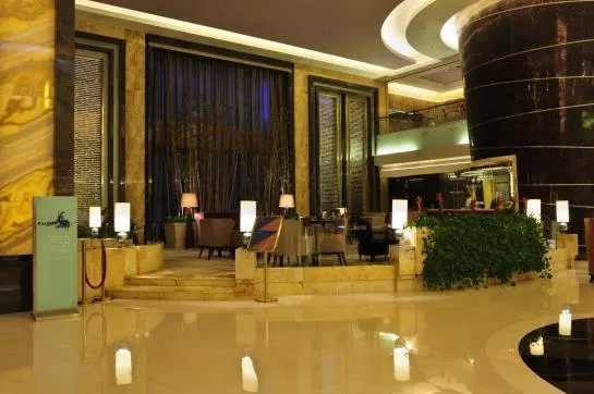 호텔 Howard Johnson Plaza Waigaoqiao Shanghai