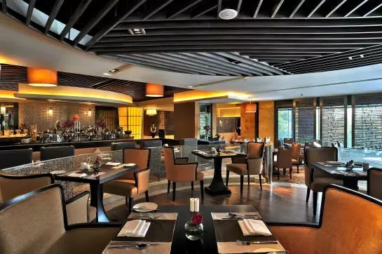 호텔 Howard Johnson Plaza Waigaoqiao Shanghai