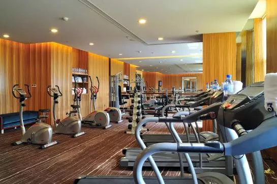 호텔 Howard Johnson Plaza Waigaoqiao Shanghai