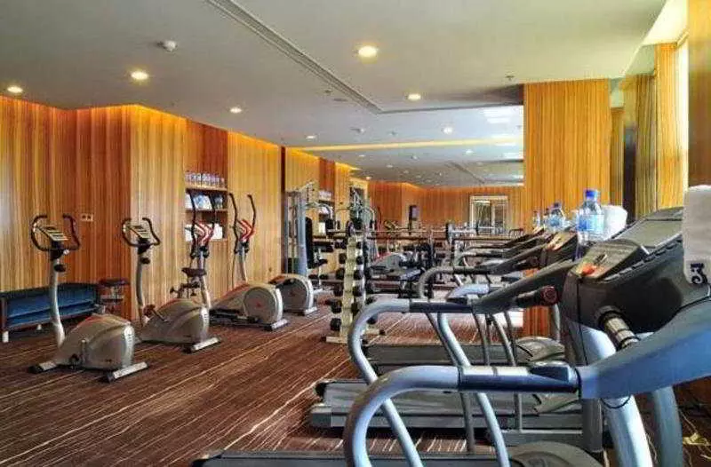 호텔 Howard Johnson Plaza Waigaoqiao Shanghai