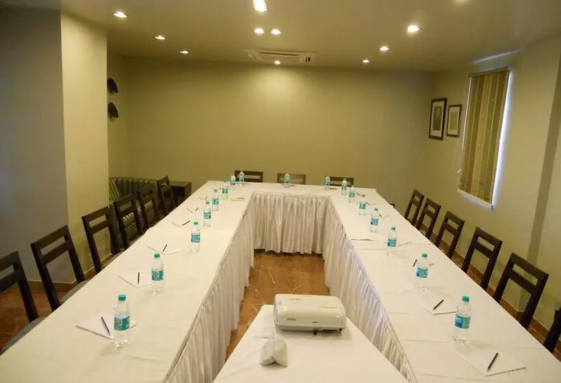 酒店 Justa Mg Road