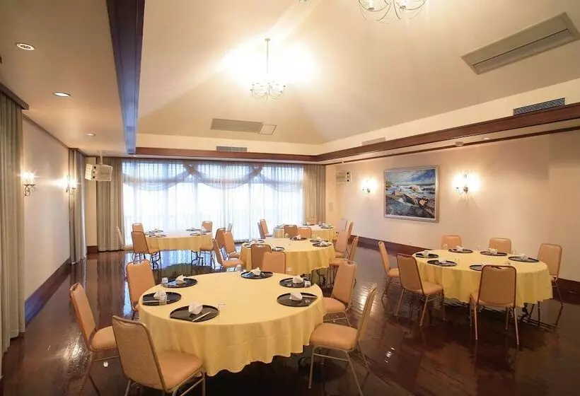 Kanucha Bay Hotel & Villas